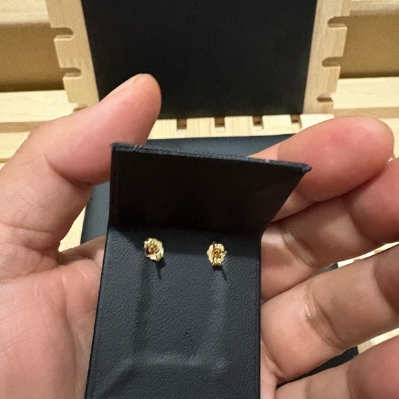 Pearl gold plates earrings - Picture 3 of 3